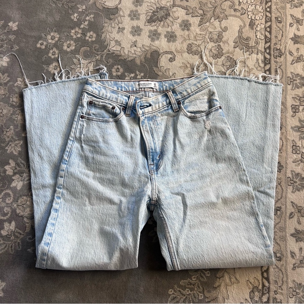 abercrombie '90s relaxed jean